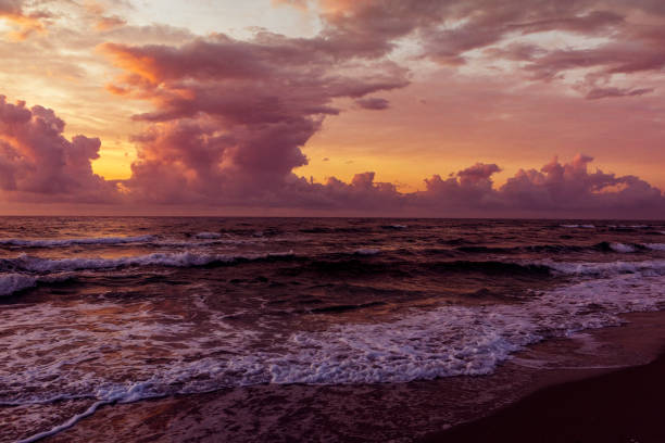 istock Sunrise and Sunset Beach Photos 1005689112