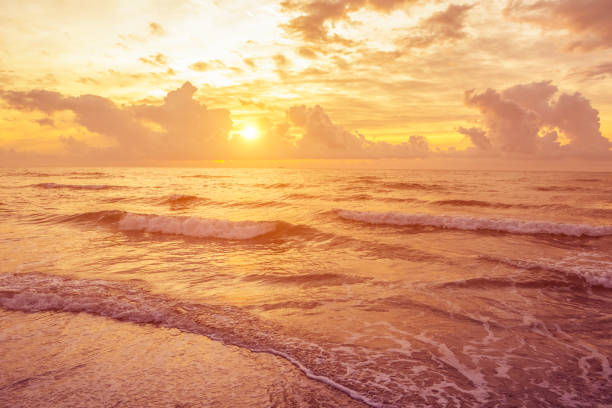 istock Sunrise and Sunset Beach Photos 1005689152