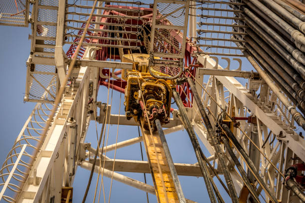 istock Top Drive System (TDS) Spinning for Oil Drilling Rig 1005814660