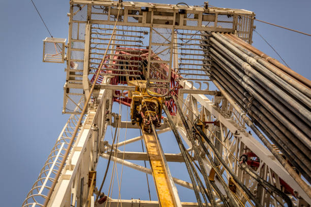 istock Top Drive System (TDS) Spinning for Oil Drilling Rig 1005814716