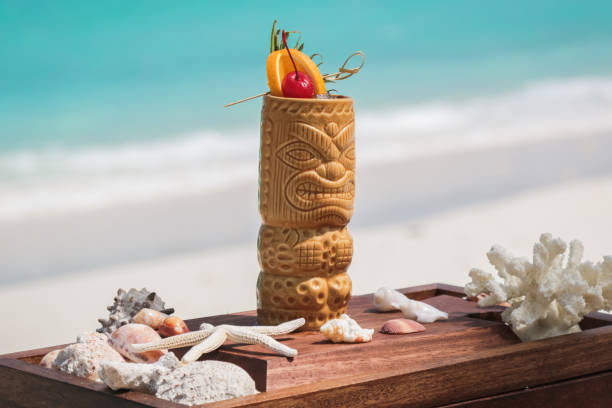 istock Tiki cocktail by the sea 1005821544