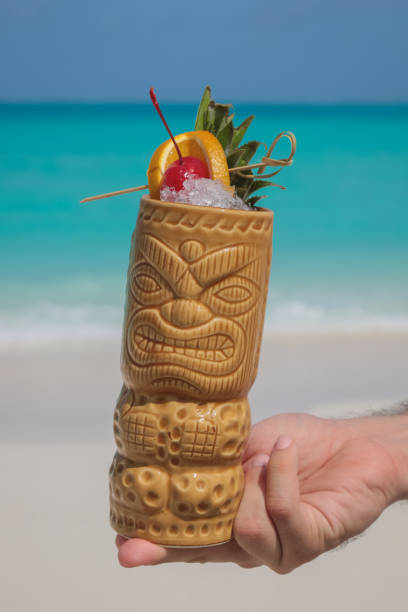 istock Tiki cocktail by the sea 1005821614