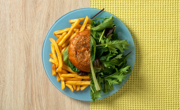 healthy eating - burger hamburger food fast food imagens e fotografias de stock