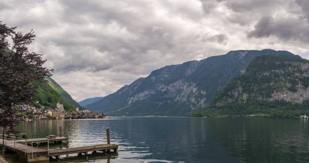 istock Lake in famous austrian town Hallstatt. 1005863524