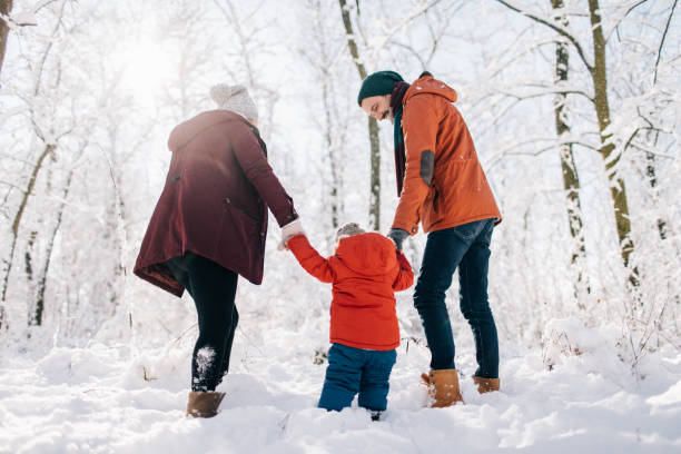 istock Family on the snow 1005863786