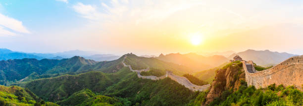 istock The Great Wall of China at sunrise 1005878192