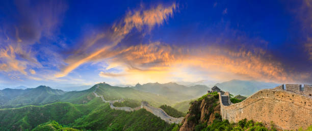 istock The Great Wall of China at sunrise 1005882896