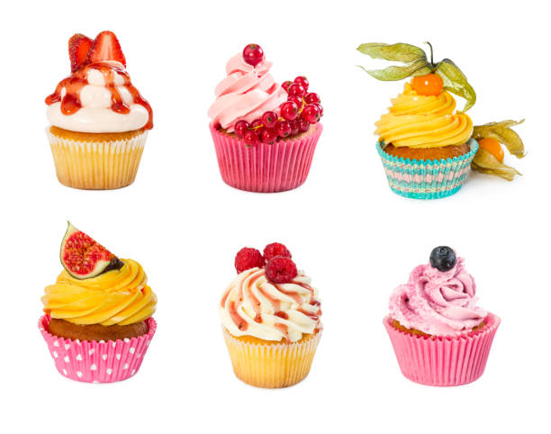 set de cupcakes diferentes aislados sobre fondo blanco. - muffin blueberry muffin blueberry isolated fotografías e imágenes de stock