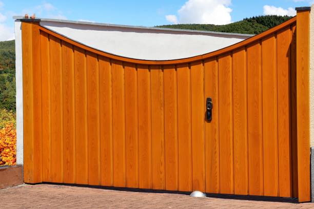 istock Modern high-quality wooden yard gate 1005953036