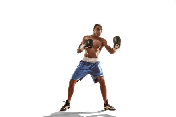 권투 운동 중 스포티 한 남자입니다. 흰색 바탕에 복 서의 사진 - men sweat combative sport boxing 뉴스 사진 이미지