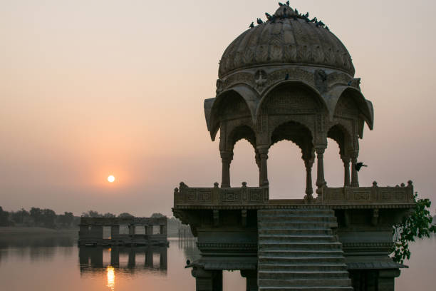 istock Sunrise at Gadisar Lake 1005999340
