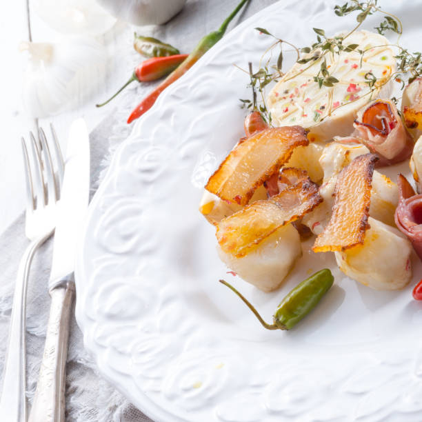 istock Jerusalem artichoke au gratin with ham and chili 1006005616