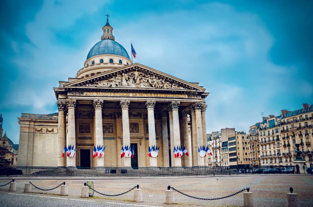 istock Paris - Pantheon, cinematic color tonne 1006085786