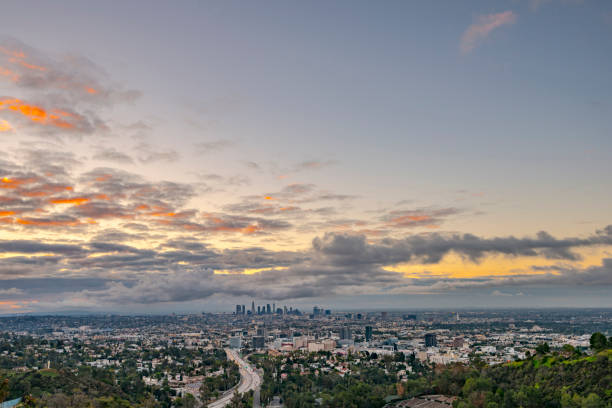 istock Los Angeles Skyline at Dawn 1006085938