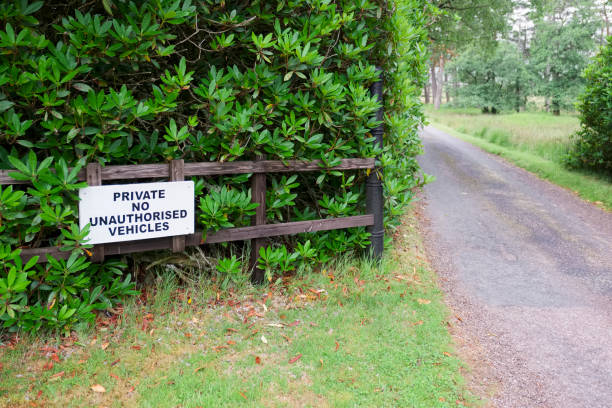 istock Private road land no unauthorised unauthorised access for vehicles 1006169796