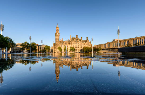 Reflection Bradford Town Hall Bradford city Hall in City Park a town in west Yorkshire of England west yorkshire stock pictures, royalty-free photos & images