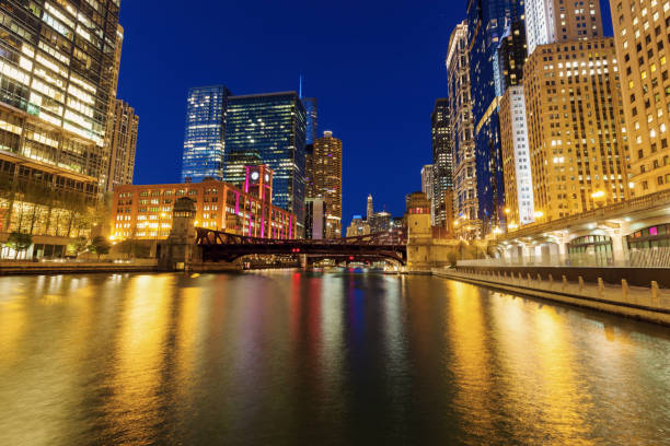 istock Colorful architecture of Chicago along Chicago River 1006226278