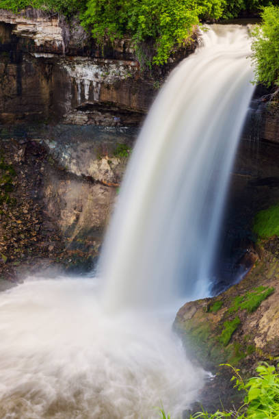 istock Minnehaha Falls in Minneapolis 1006226376