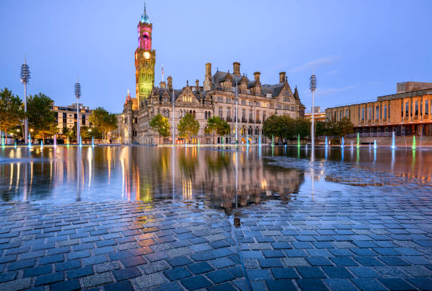 centenary square bradford regno unito - bradford england foto e immagini stock