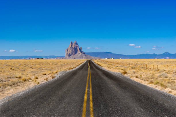 shiprock - new mexico landscape arid climate plateau foto e immagini stock