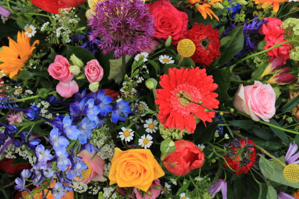 istock Colorful wedding flowers 1006263564