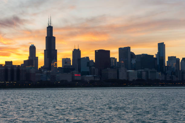 istock Beautiful Chicago city skyline 1006374056