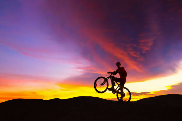 istock Cyclist riding mountain bike. 1006499578