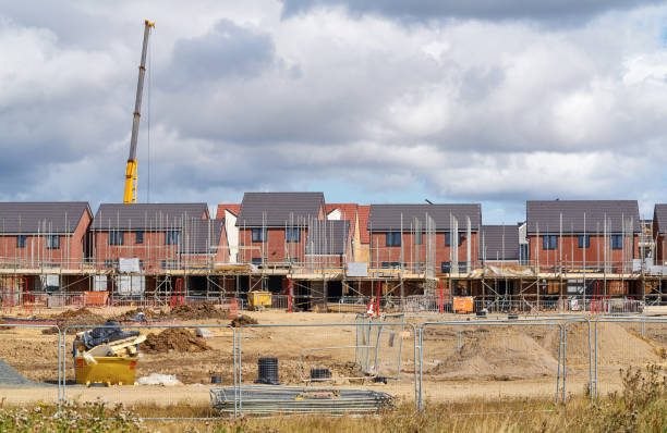 newly built homes - residential district housing development house uk imagens e fotografias de stock