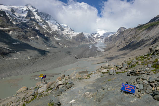 istock Grossglockner, the highest mountain in Austria with the Pasterze glacier 1006566324