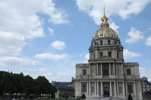 istock Famous Invalides church 1006590474