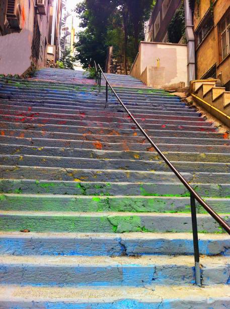escaleras de colores de las calles de istanbul. - staircase steps istanbul turkey fotografías e imágenes de stock