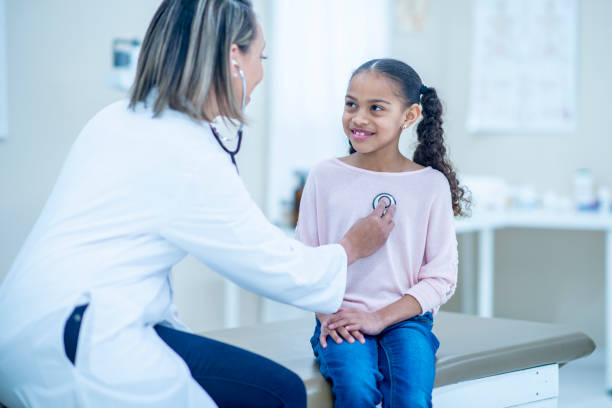 istock Girl At The Doctor 1006649570