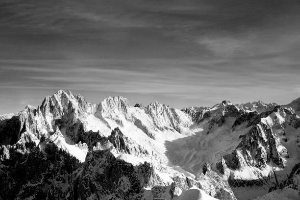 เทือกเขา - aiguille du midi - mountain range ภาพสต็อก ภาพถ่ายและรูปภาพปลอดค่าลิขสิทธิ์