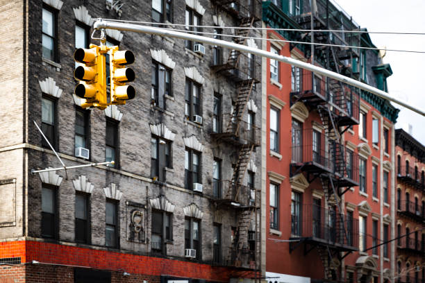istock Side seeing in beautiful downtown New York City 1006674770