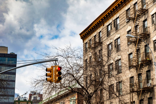 istock Side seeing in beautiful downtown New York City 1006674868