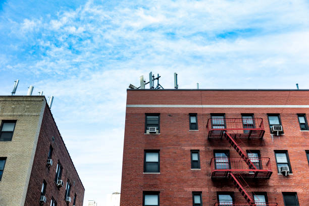 istock Side seeing in beautiful downtown New York City 1006675090