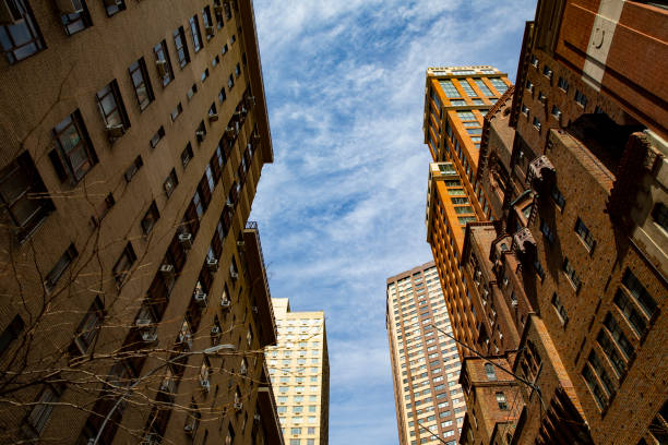 istock Side seeing in beautiful downtown New York City 1006675232