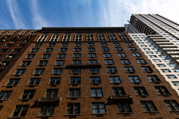 istock Side seeing in beautiful downtown New York City 1006675380