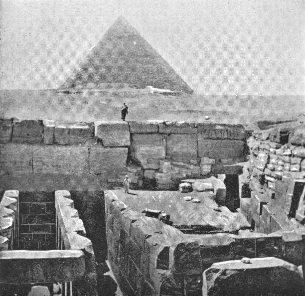 istock Pyramid of Khafre in Giza, Egypt - Ottoman Empire 1006681896