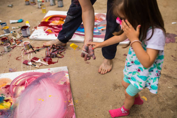 istock Artistic little girl 1006728766