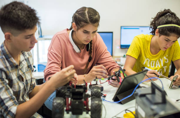 istock Love to leran about robotics 1006738776