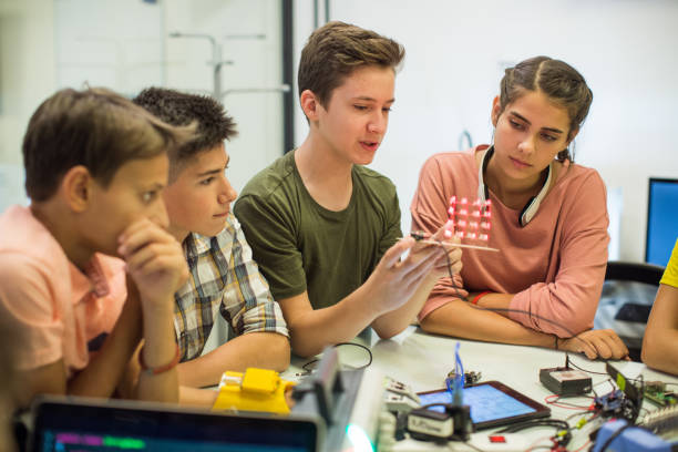 istock Love to leran about robotics 1006738910