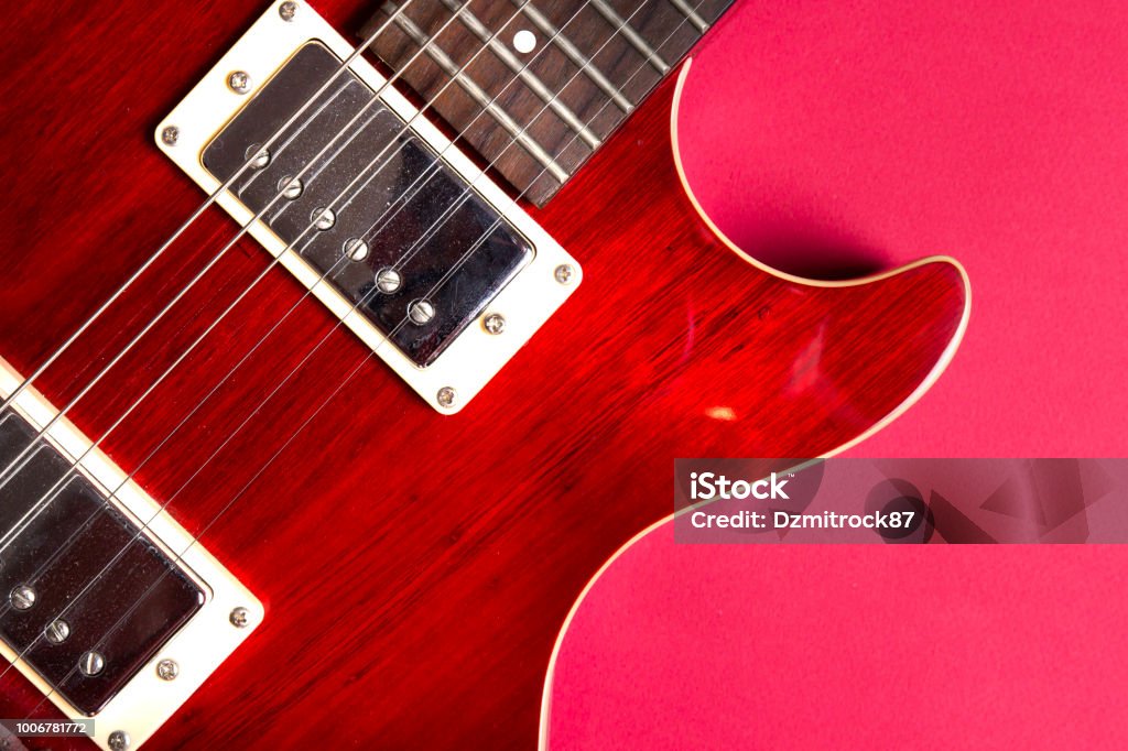 Sobretodo Despertar aritmética Primer Plano De Guitarra Eléctrica Roja Guitarra En El Estilo De Macro De Les  Paul Foto de stock y más banco de imágenes de Guitarra - iStock