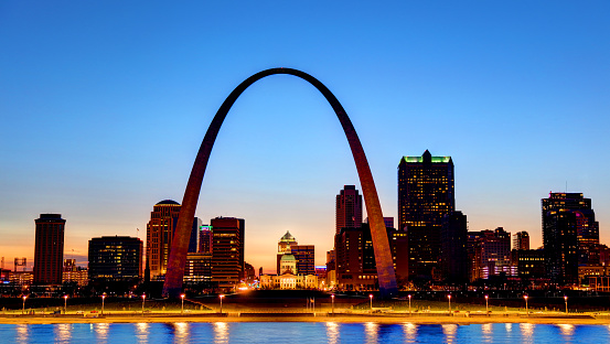 St. Louis is an independent city and major U.S. port in the state of Missouri, built along the western bank of the Mississippi River