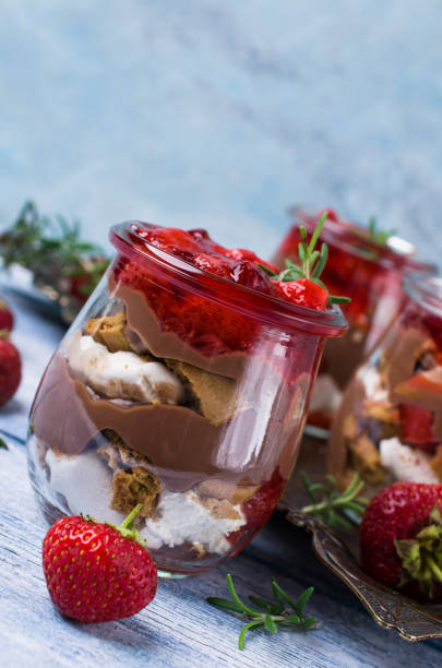 istock Cold dessert with strawberry jelly 1007017398