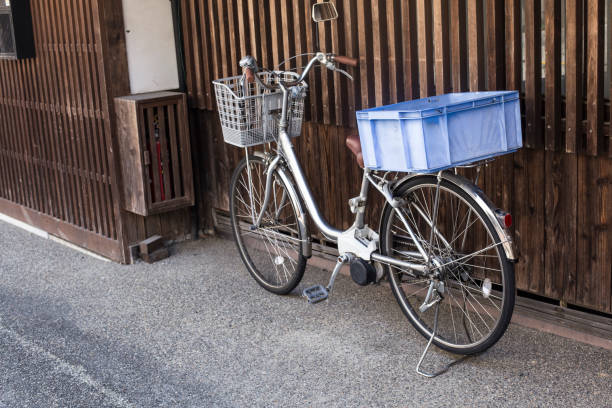 istock Bicycle in front of old Japan house 1007115988