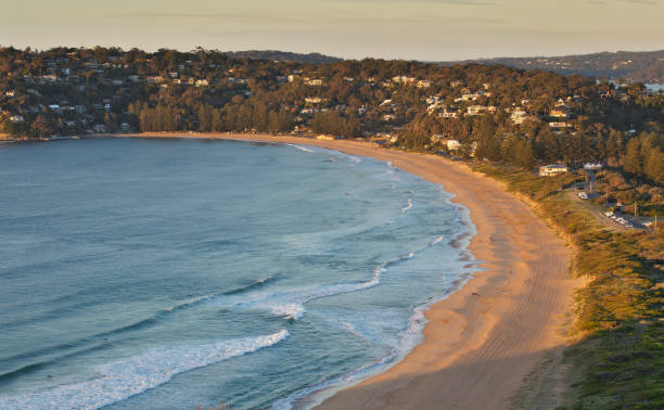 istock Sunrise at Barrenjoey Head 1007120898