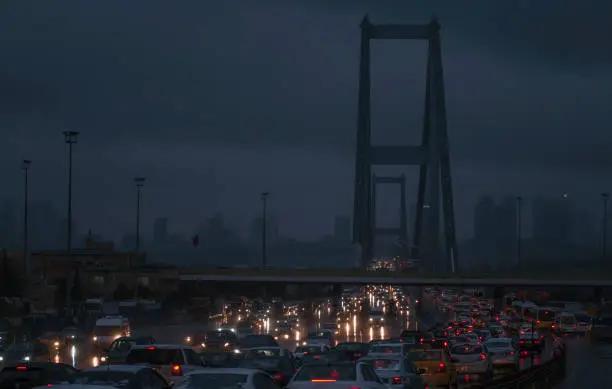 15th July martyrs bridge, traffic on a rainy winter day.