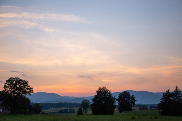 istock Sunset over the Blue Ridge Mountains 1007254688