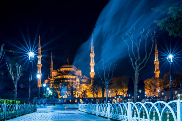 istock Night view of Sultanahmet Mosque or Blue Mosque 1007261742